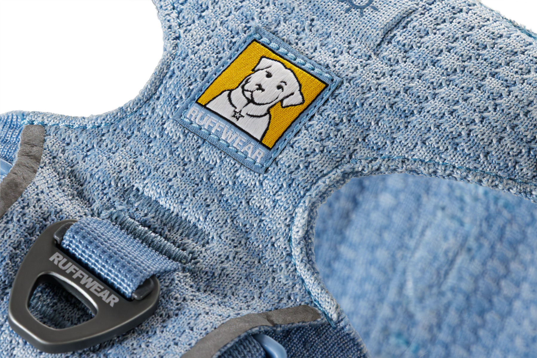 CompressedPNG-3072_Front-Range-Knit-Harness_Polar-Blue_Detail_STUDIO.png