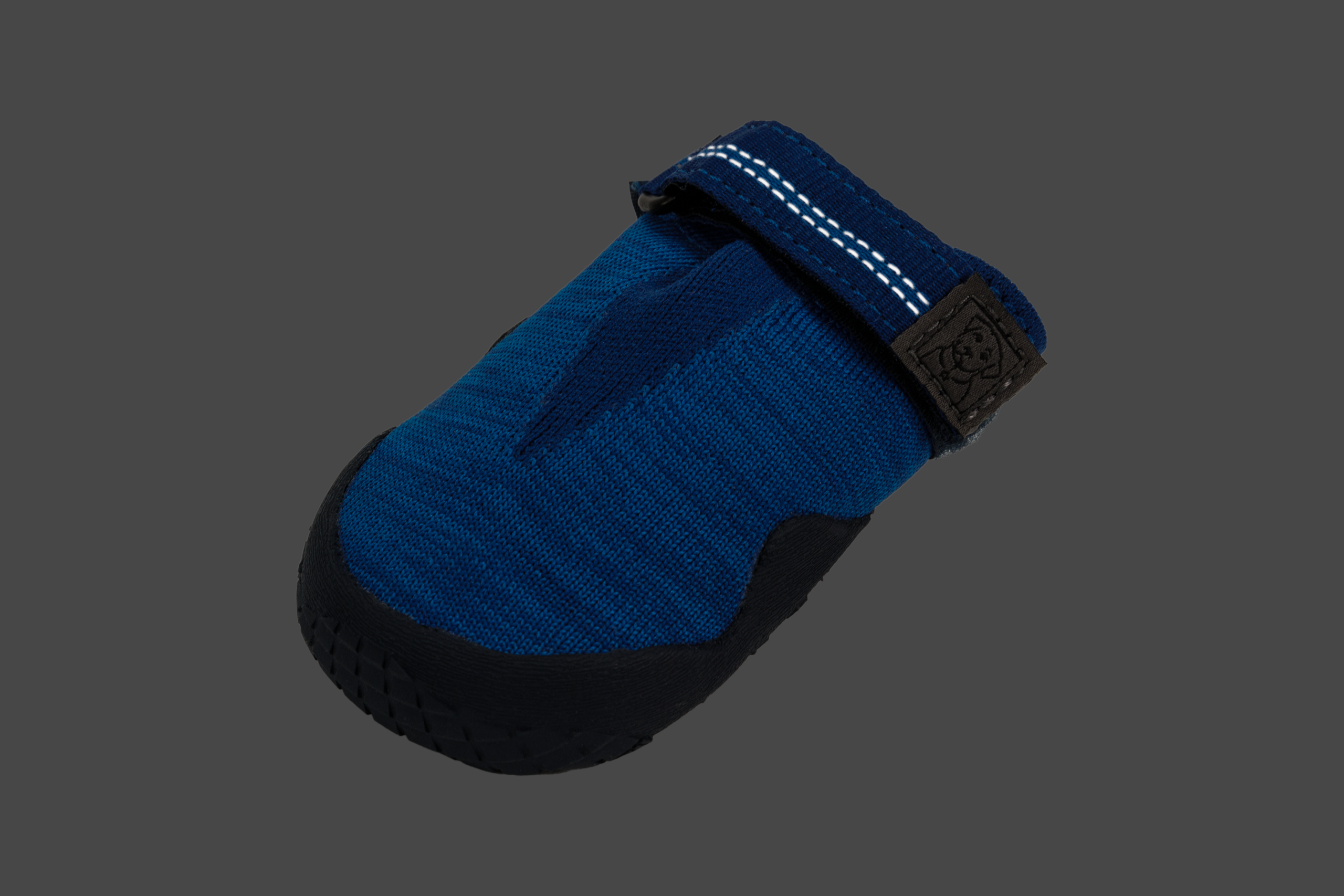 P1560_Hi-and-Light-Trail-Shoe_BluePool_Reflective_STUDIO.png