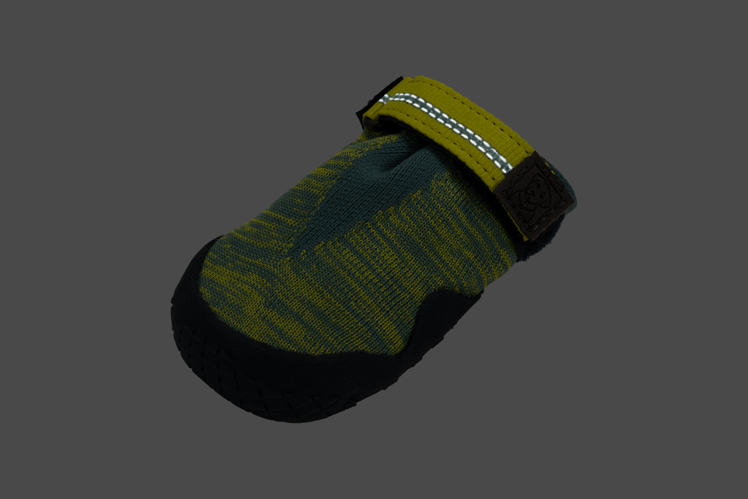 P1560_Hi-and-Light-Trail-Shoe_River-Rock-Green_REFLECTIVE_STUDIO.png